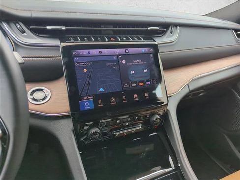 Used 2025 Jeep Grand Cherokee L Summit w/ Obsidian Package image 11