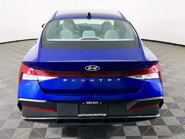 Used 2024 Hyundai Elantra SEL FWD image 6
