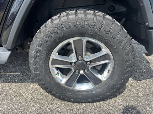 Used 2020 Jeep Wrangler Unlimited Sahara AWD/4WD image 14