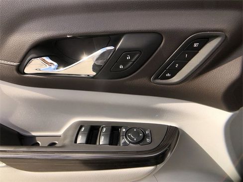 Certified 2021 GMC Acadia SLT w/ Preferred Package image 21