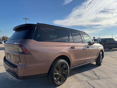 Used 2025 Lincoln Navigator L Black Label image 3