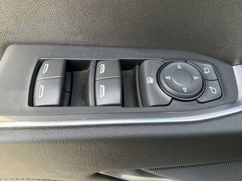 Used 2022 Chevrolet Silverado 1500 RST AWD/4WD image 18