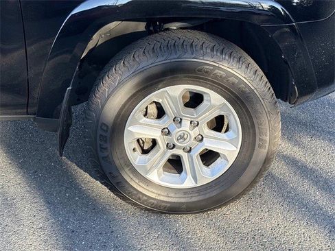 Used 2024 Toyota 4Runner SR5 image 7