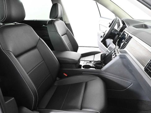 Certified 2023 Volkswagen Atlas SE FWD image 11