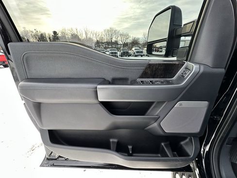 Used 2023 Ford F250 Lariat w/ Lariat Ultimate Package image 5