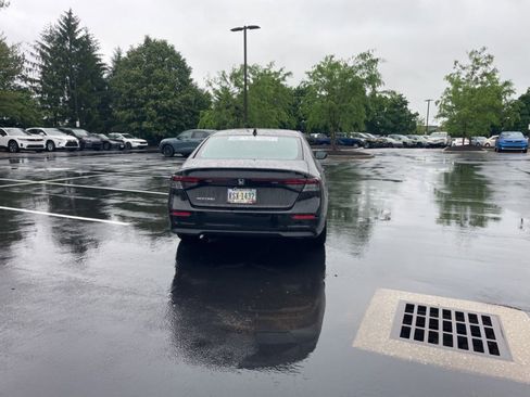 Certified 2025 Honda Accord SE image 6