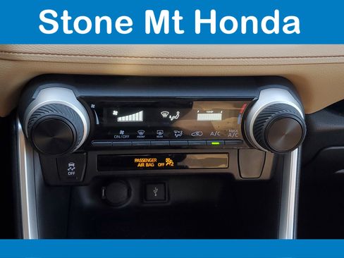 Used 2020 Toyota RAV4 LE image 27