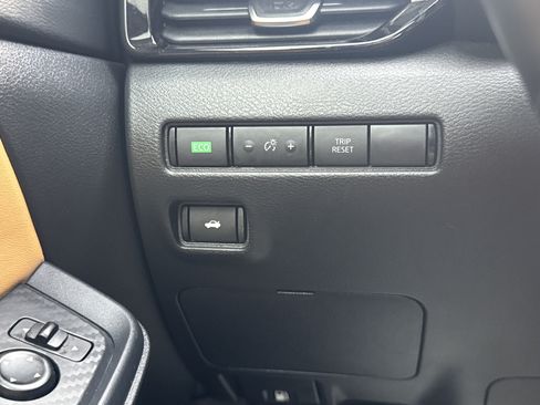 Used 2023 Nissan Sentra SV w/ SV Premium Package FWD image 19