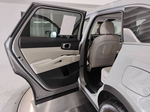Used 2025 Kia Sorento S w/ Panoramic Sunroof Package FWD image 38