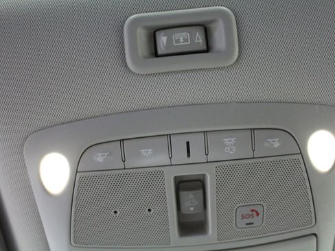 Used 2019 Nissan Pathfinder SL image 13