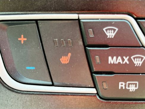 Used 2018 Ford Fusion SE w/ Fusion SE Technology Package image 20