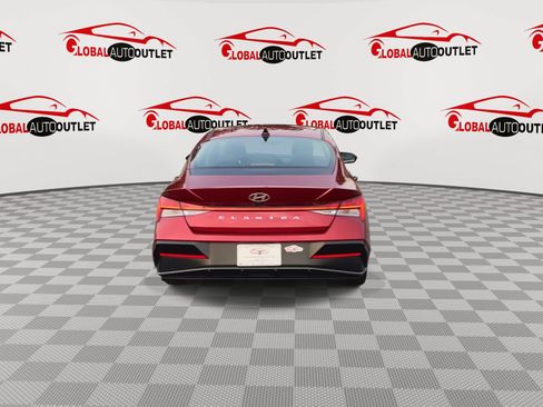 Used 2025 Hyundai Elantra SEL FWD image 7
