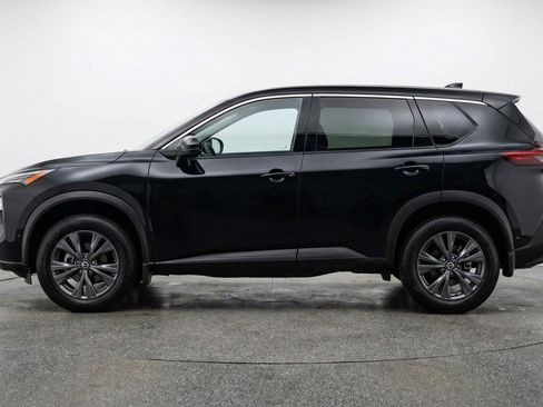 Used 2025 Nissan Rogue SV image 5