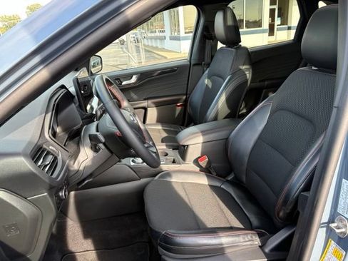 Used 2025 Ford Escape ST-Line Select w/ Tech Pack #1 AWD/4WD image 4