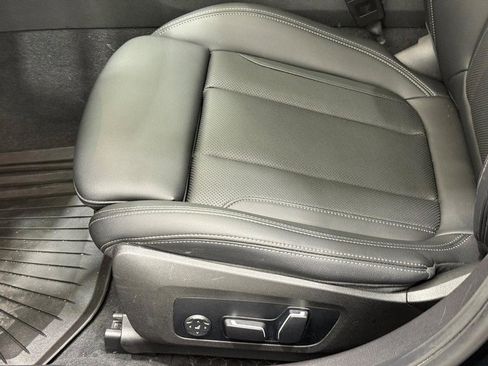 Used 2024 BMW 330i xDrive 330i xDrive w/ Premium Package image 22