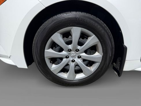 Used 2024 Toyota Corolla LE FWD image 9