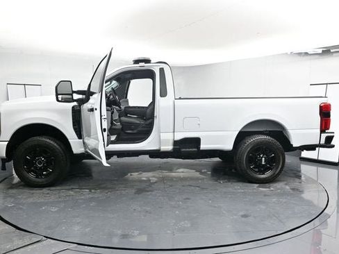 Used 2024 Ford F250 XL w/ STX Appearance Package image 32