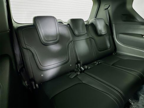 Used 2025 Nissan Armada PRO-4X image 28