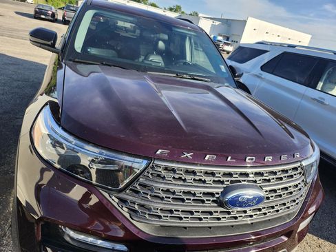 Used 2022 Ford Explorer XLT w/ Equipment Group 202A AWD/4WD image 10