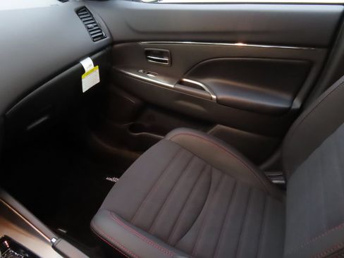 New 2025 Mitsubishi Outlander Sport SE AWD/4WD image 19