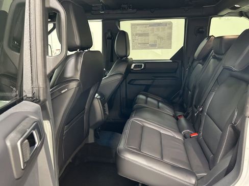 New 2026 Ford Bronco Outer Banks w/ Sasquatch Package image 25