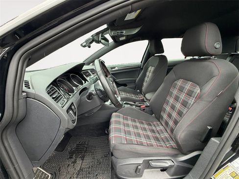 Used 2020 Volkswagen GTI S image 11