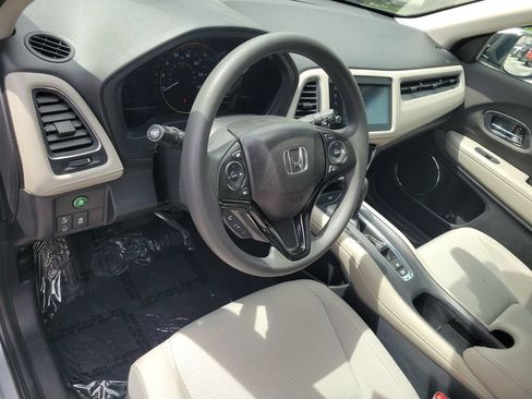 Used 2019 Honda HR-V EX image 7