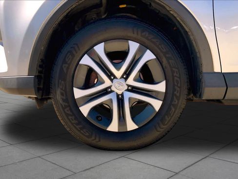 Used 2018 Toyota RAV4 LE w/ All Weather Liner Package AWD/4WD image 11