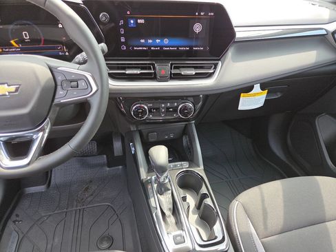 New 2026 Chevrolet TrailBlazer LT w/ Convenience Package AWD/4WD image 34