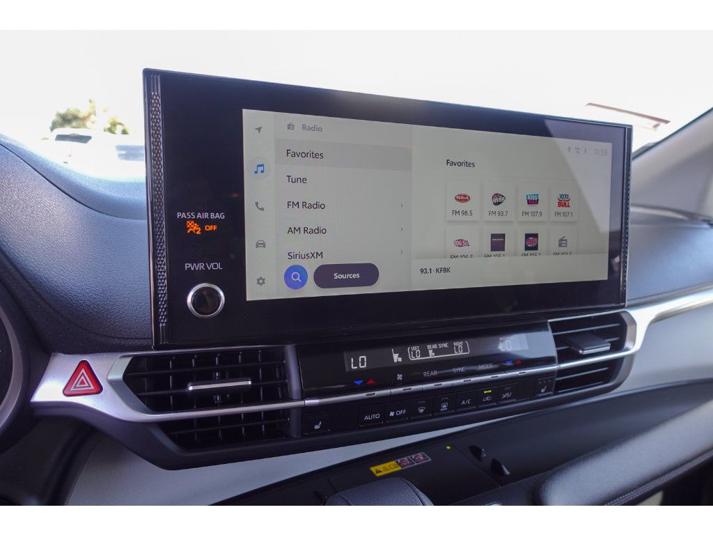 Certified 2026 Toyota Sienna XLE FWD image 18