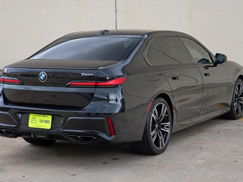 Used 2023 BMW 760i xDrive AWD/4WD image 70