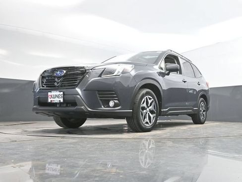 Used 2023 Subaru Forester Premium AWD/4WD image 49