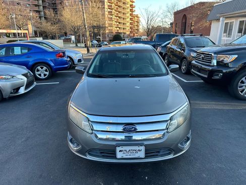 Used 2010 Ford Fusion SEL image 2