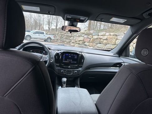 Used 2023 Chevrolet Traverse LT FWD image 25