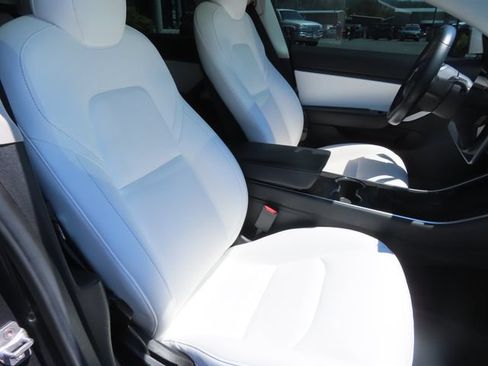 Used 2019 Tesla Model 3 Mid Range RWD image 26