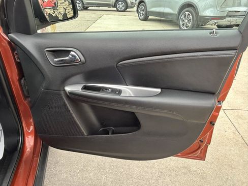 Used 2014 Dodge Journey SXT FWD image 16