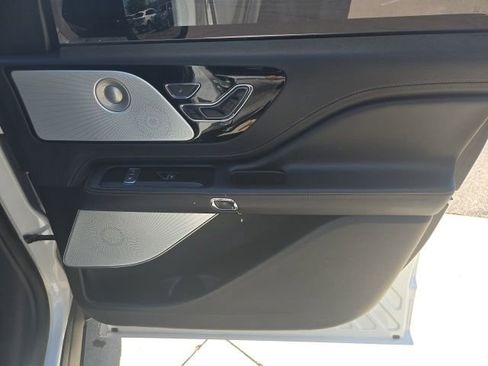 Used 2025 Lincoln Aviator Black Label AWD/4WD image 28