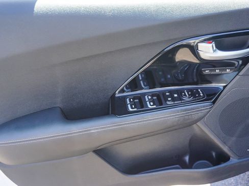 Certified 2022 Kia Niro EX Premium FWD image 19