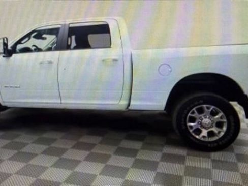 Used 2024 RAM 2500 Laramie w/ Safety Group AWD/4WD image 2