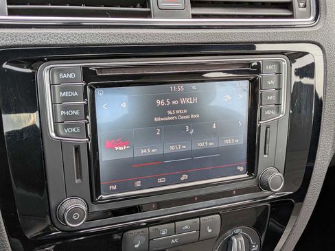 Used 2016 Volkswagen Jetta Sport image 26