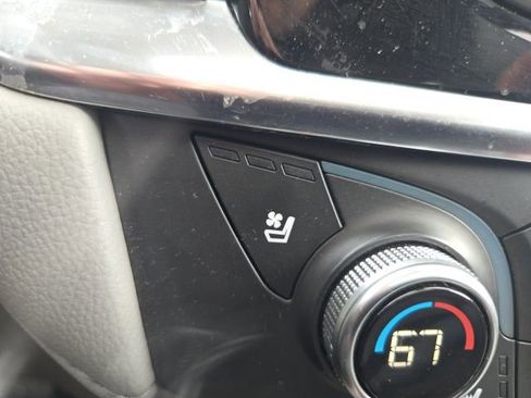 Used 2019 Chevrolet Traverse Premier image 32