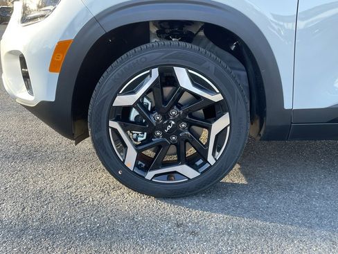 New 2026 Kia Seltos SX image 32