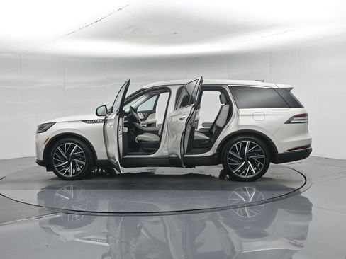 Used 2025 Lincoln Aviator Reserve w/ Equipment Group 201A AWD/4WD image 42