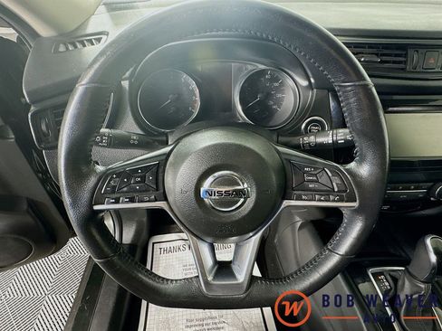 Used 2018 Nissan Rogue SV AWD/4WD image 13
