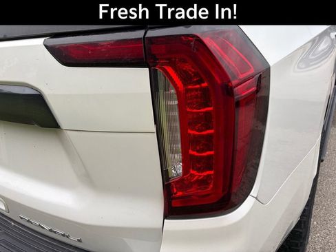 Used 2023 GMC Yukon XL Denali Ultimate AWD/4WD image 10