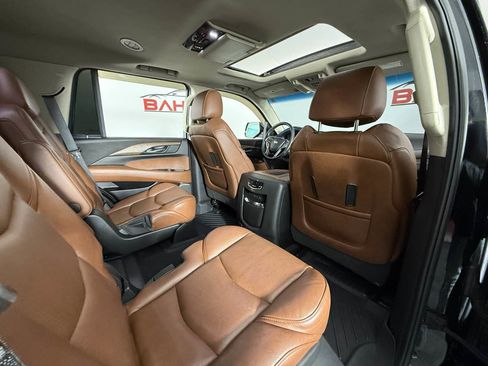Used 2019 Cadillac Escalade Luxury image 43