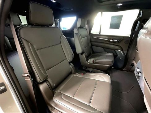 Used 2022 GMC Yukon Denali w/ Denali Premium Package RWD image 38