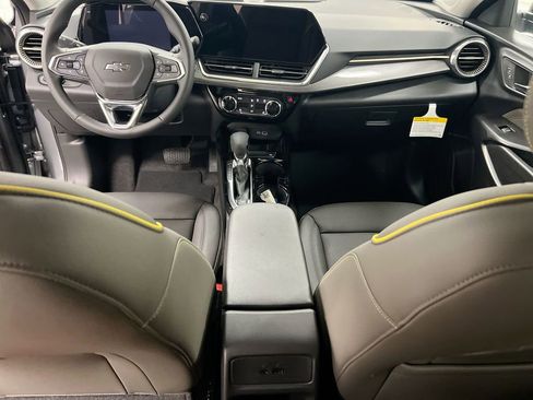 Used 2025 Chevrolet Trax ACTIV w/ Driver Confidence Package image 10