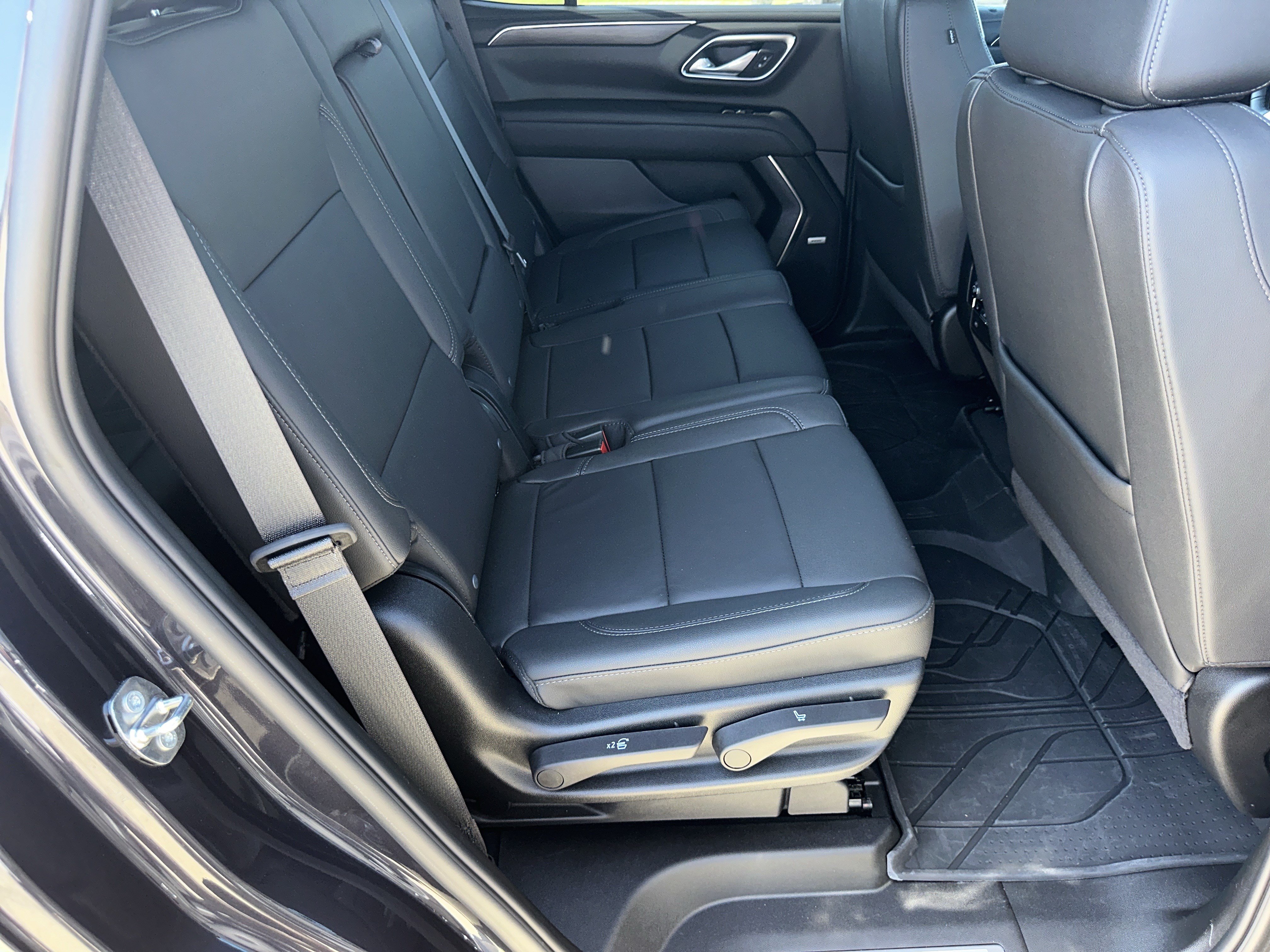 Certified 2024 Chevrolet Tahoe Z71 w/ Luxury Package AWD/4WD image 16