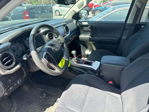 Used 2021 Toyota Tacoma SR5 w/ Trail Edition AWD/4WD image 9